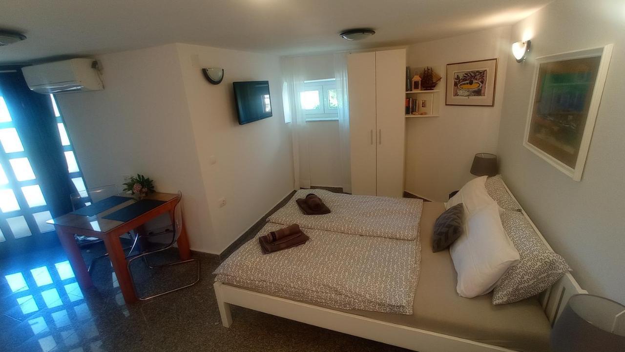 Apartments Lodra Пула Екстериор снимка