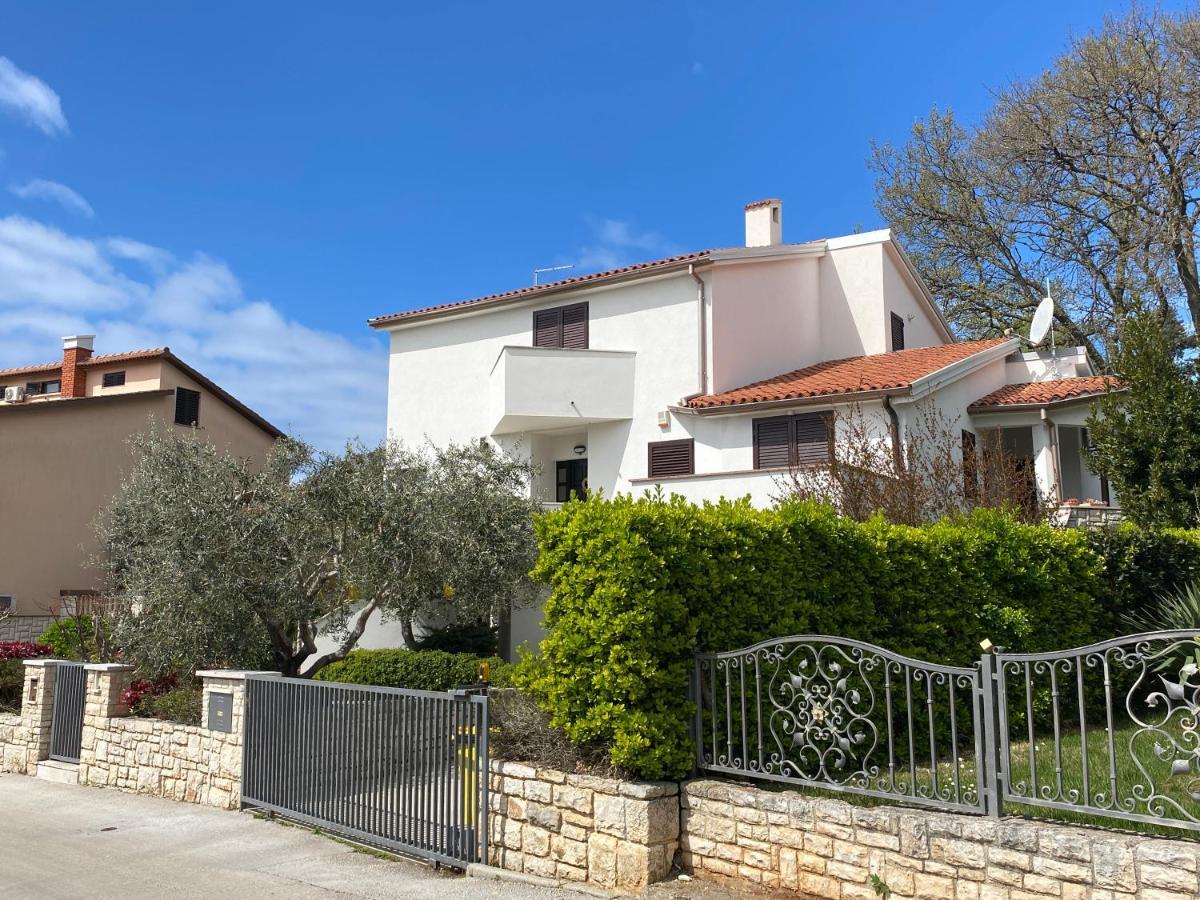 Apartments Lodra Пула Екстериор снимка