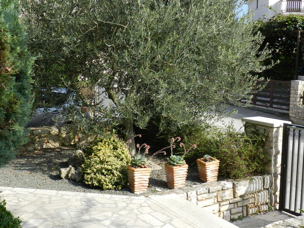 Apartments Lodra Пула Екстериор снимка