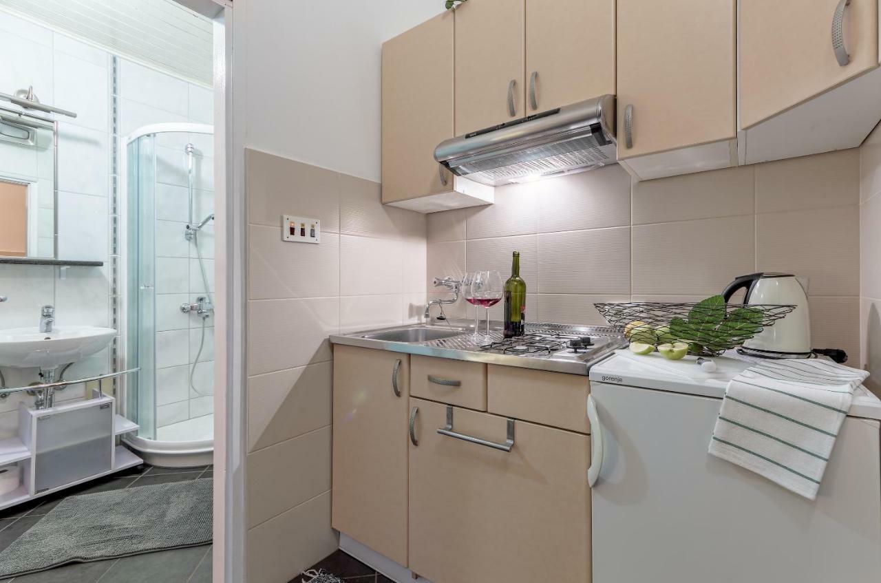 Apartments Lodra Пула Екстериор снимка