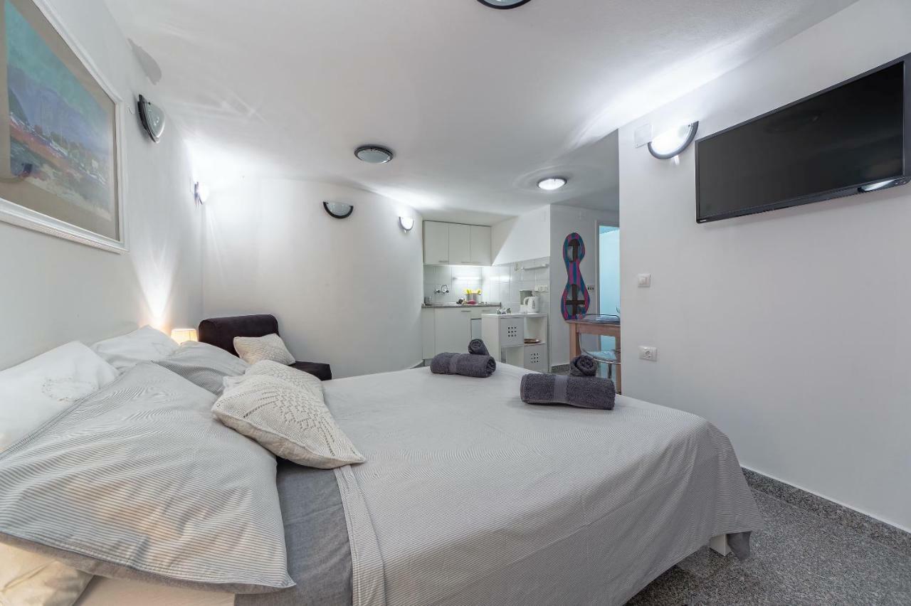 Apartments Lodra Пула Екстериор снимка
